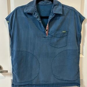 X-Small Mediclo TENCEL™ Capri Collared Scrub Top in Caribbean Blue